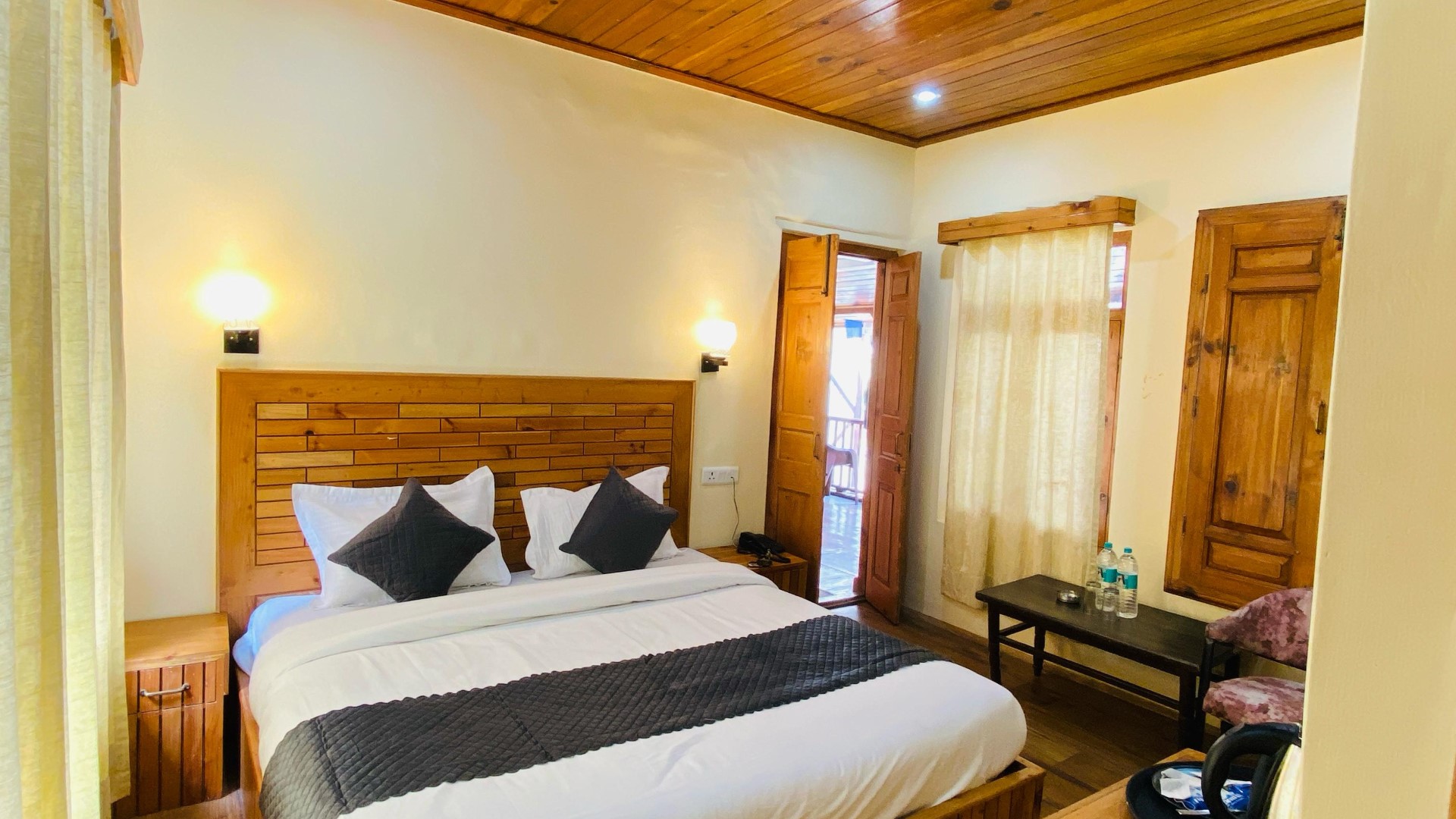 Hotel Manu Deluxe Manali