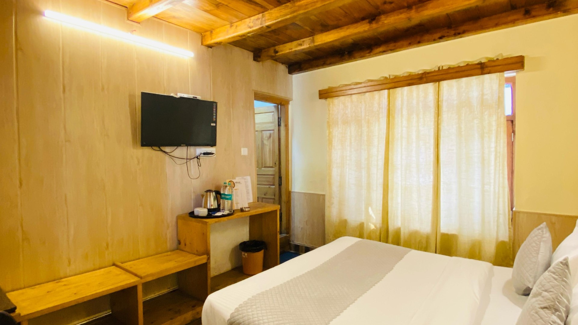 Hotel Manu Deluxe Manali