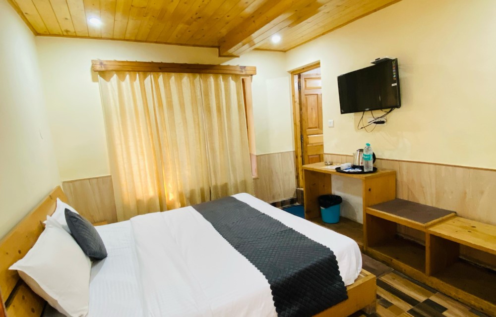Hotel Manu Deluxe Manali